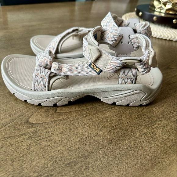 Teva terra FI 5 sandals size 7 brand new - Picture 2 of 5